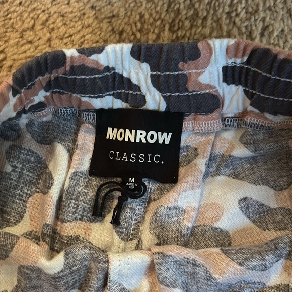 Monrow - Picture 2 of 2